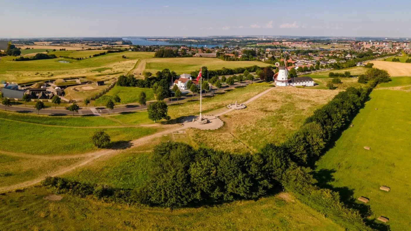 Dybbol banke drone Daniel Villadsen medium