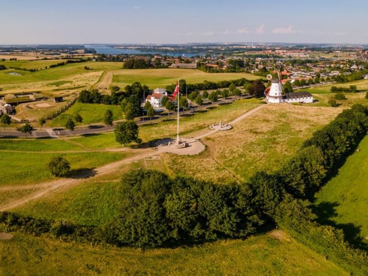 Dybbol banke drone Daniel Villadsen medium